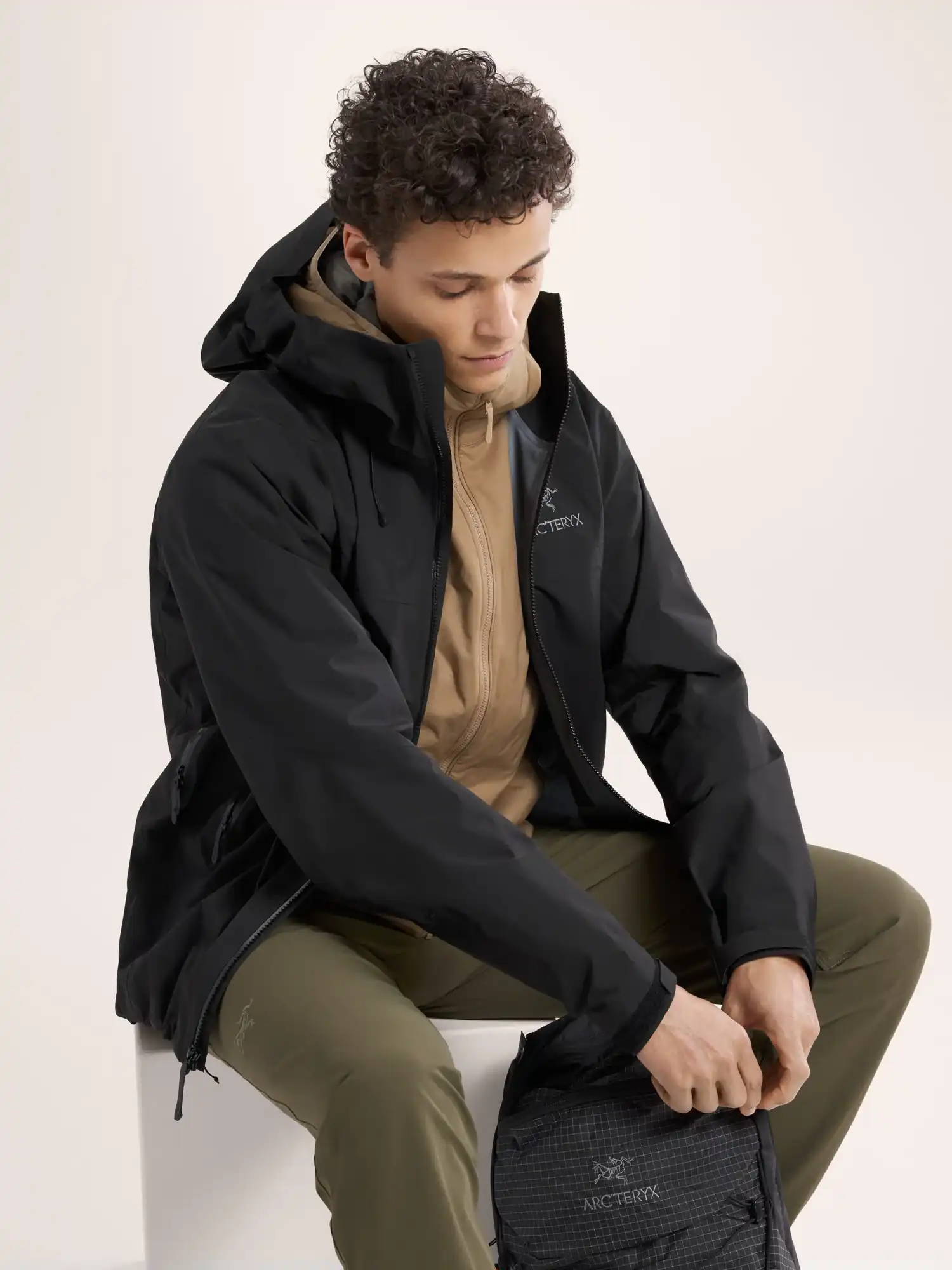 Arcteryx Atom Mens Hooded Jacket - Canvas/Forage - Image 4