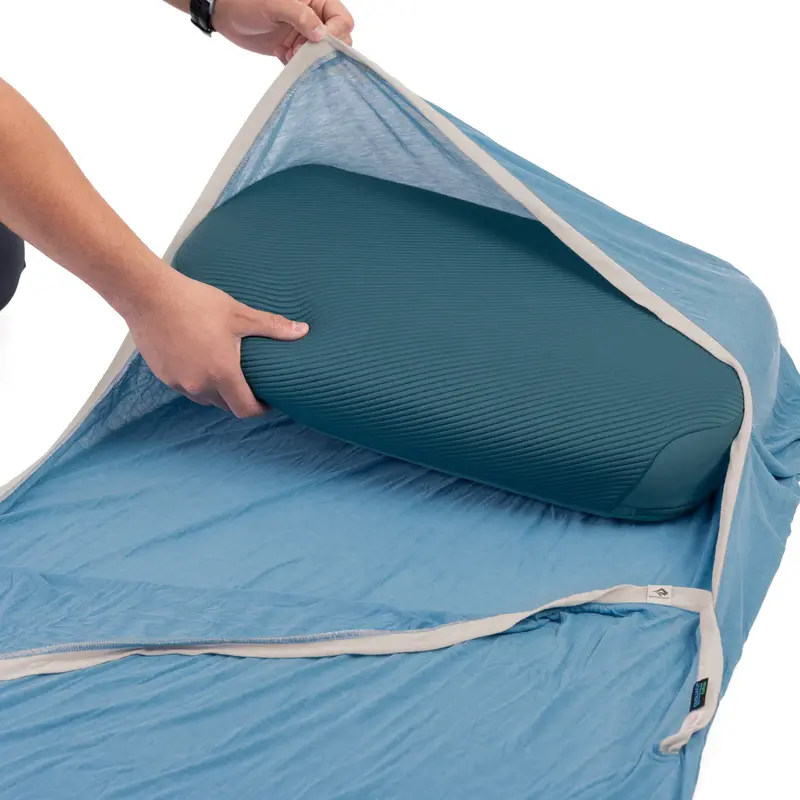 Sea to Summit Breeze Lightweight Liner - Rectangular w/ Pillow Sleeve Blue RCS - Image 2
