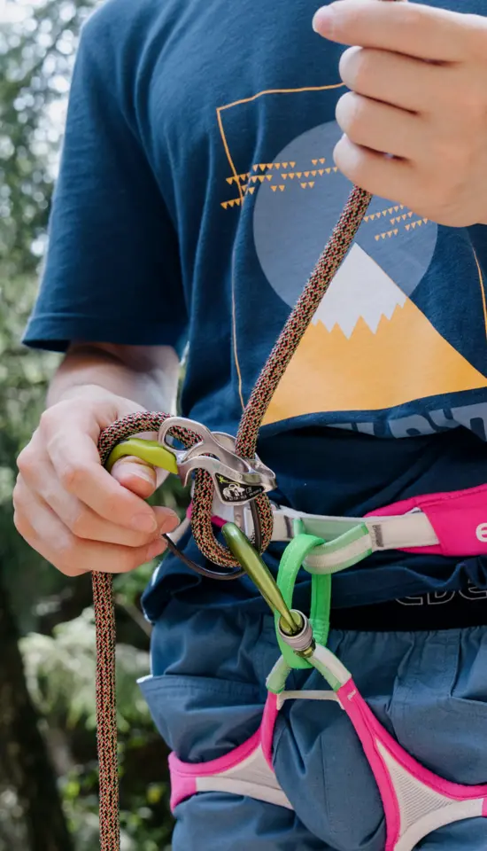 Edelrid Eagle Lite Protect Pro Dry 9.5mm Dynamic Climbing Rope - 60m - Image 3